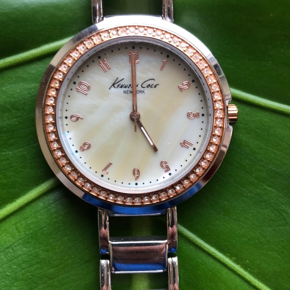 Gorgeous Rose gold and pearl Kenneth Cole watch - Picture 4 of 5